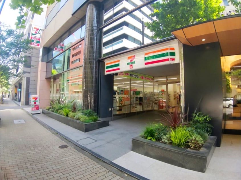 セブンイレブン(コンビニ)まで50m Legabene八丁堀