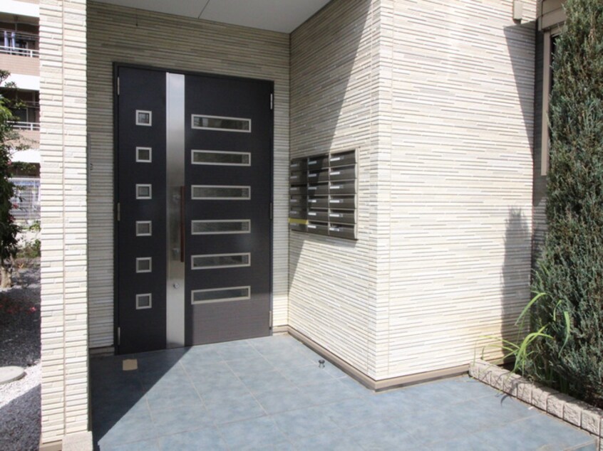 エントランス部分 ビレッジイーストアベニュー