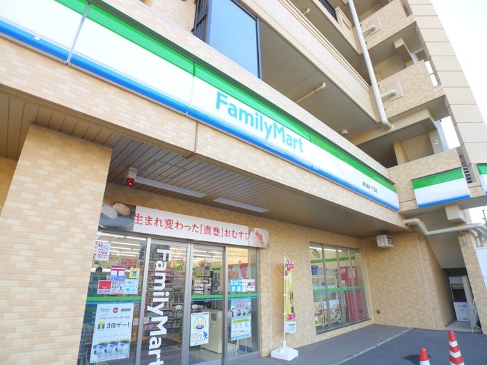 ファミリーマート(コンビニ)まで230m WINBELLSOLO北浦和第３