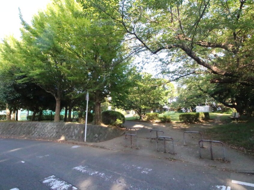 岡村公園(公園)まで600m ミネハイツ