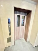 建物設備 Mark Fields