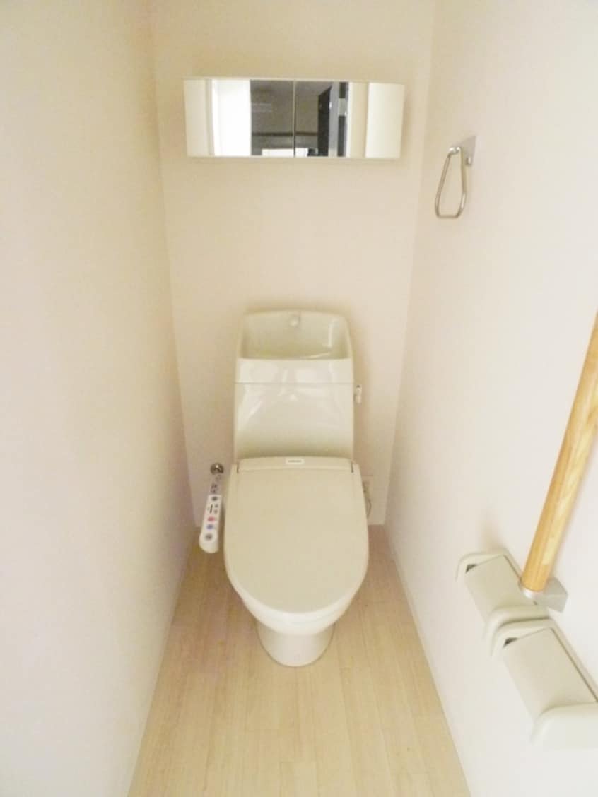 トイレ Mark Fields