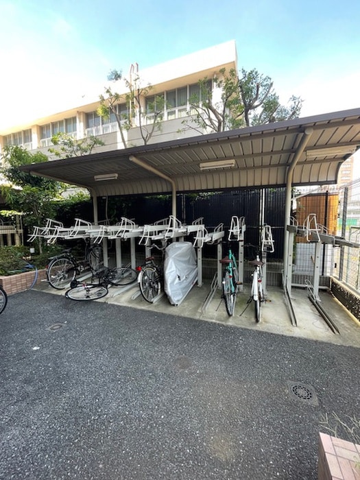 駐輪場 シエル白山B館