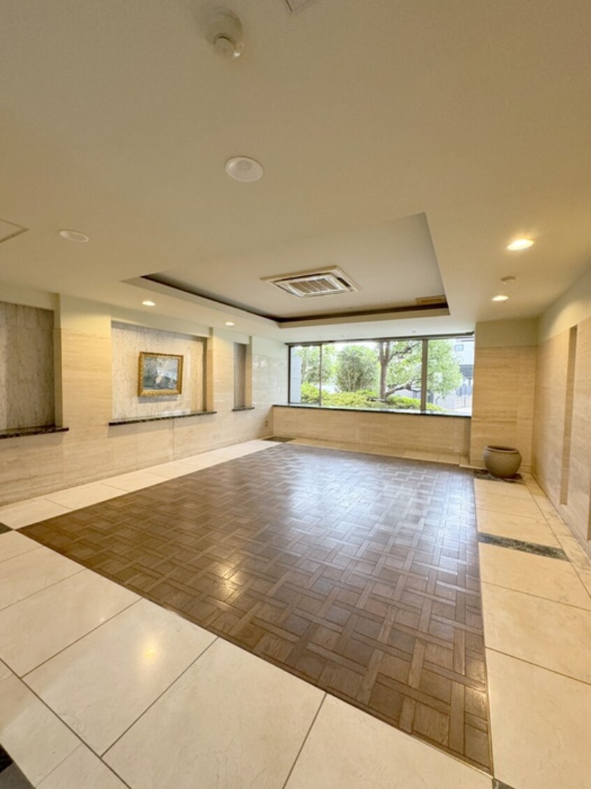 エントランス部分 グレイスコ－ト