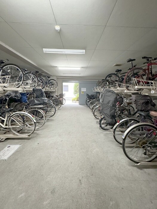 駐輪場 グレイスコ－ト