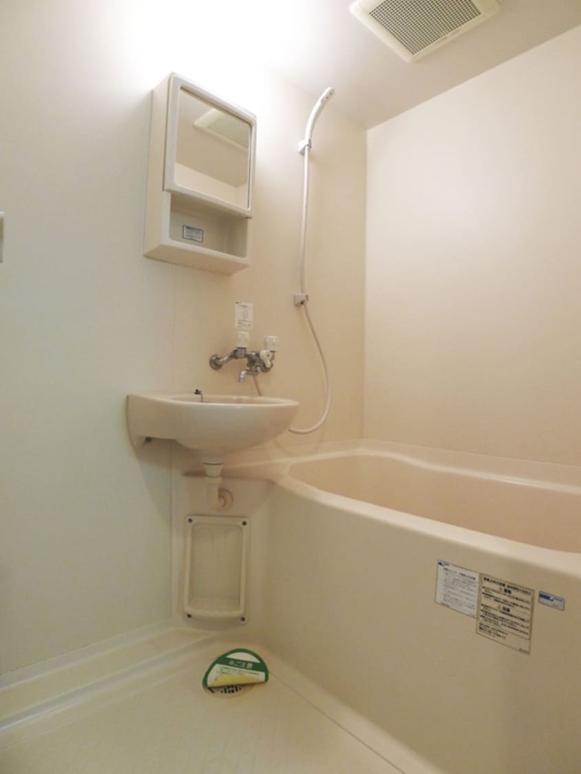 バス／シャワールーム等 CUBIC Square (ｷｭｰﾋﾞｯｸｽｸｴｱ)