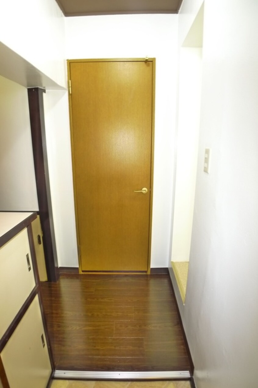 玄関 ガ－デンフィ－ル東台