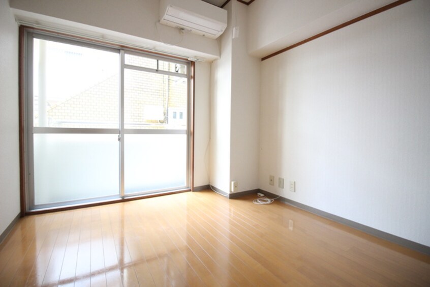 居室 メゾン中央