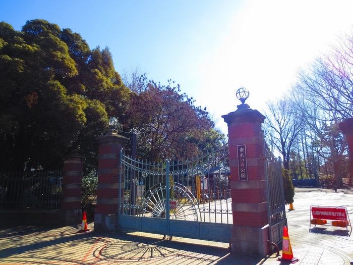 蚕糸の森公園(公園)まで438m エスト高円寺