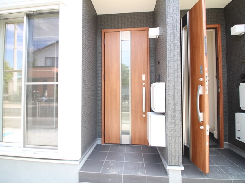 エントランス部分 リーブルファイン草加青柳Ⅰ