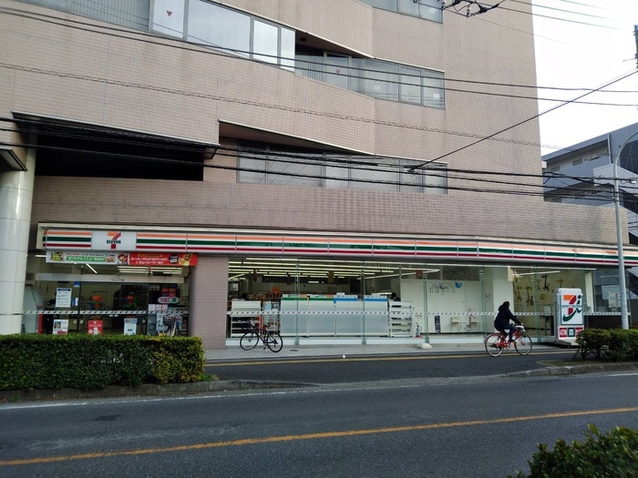 セブンイレブン(コンビニ)まで63m グレ－スハイム北見