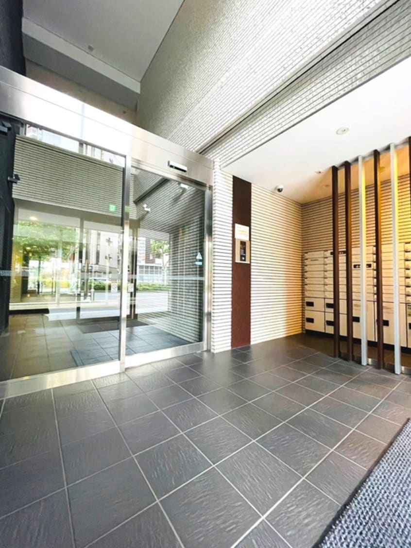 エントランス部分 ﾚｼﾞｪﾝﾀﾞﾘｰｶﾞｰﾃﾞﾝ赤羽ｲｰｽﾄﾋﾞｭｰ