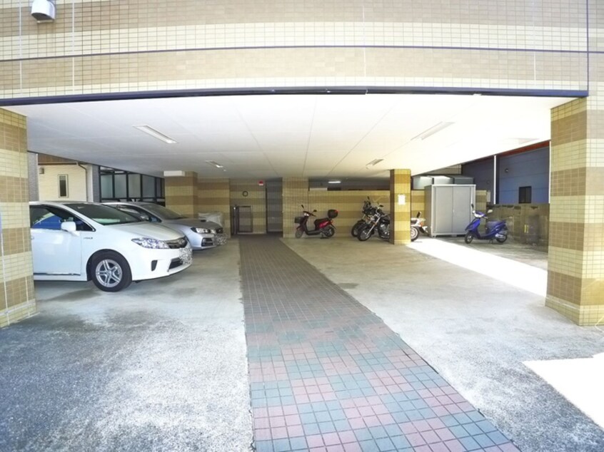 駐車場 ＴＯＮＢＯマンション