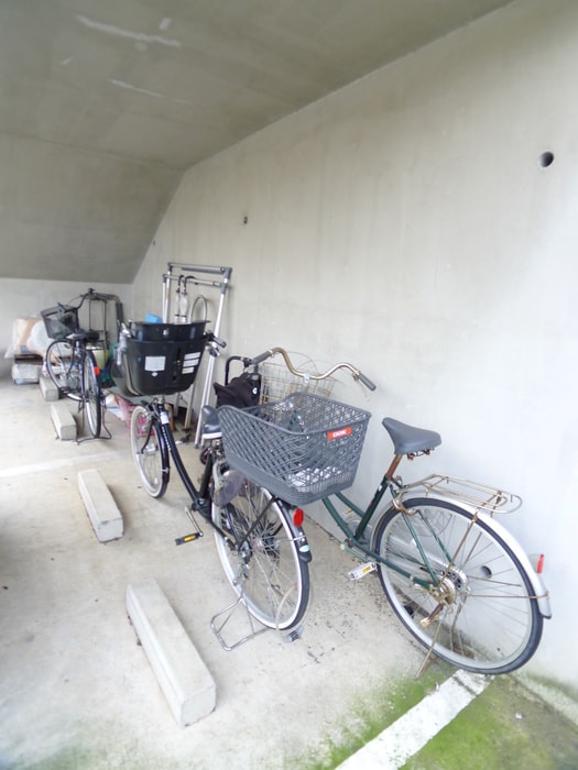 駐輪場 ｺﾝﾌｫﾙﾄてらぞの