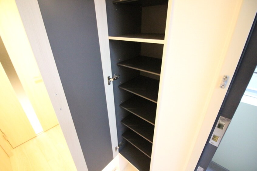 靴箱 ネオコート早稲田