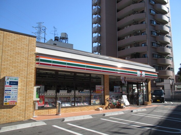 セブンイレブン川崎新作店(コンビニ)まで268m シャンポ－ル新城