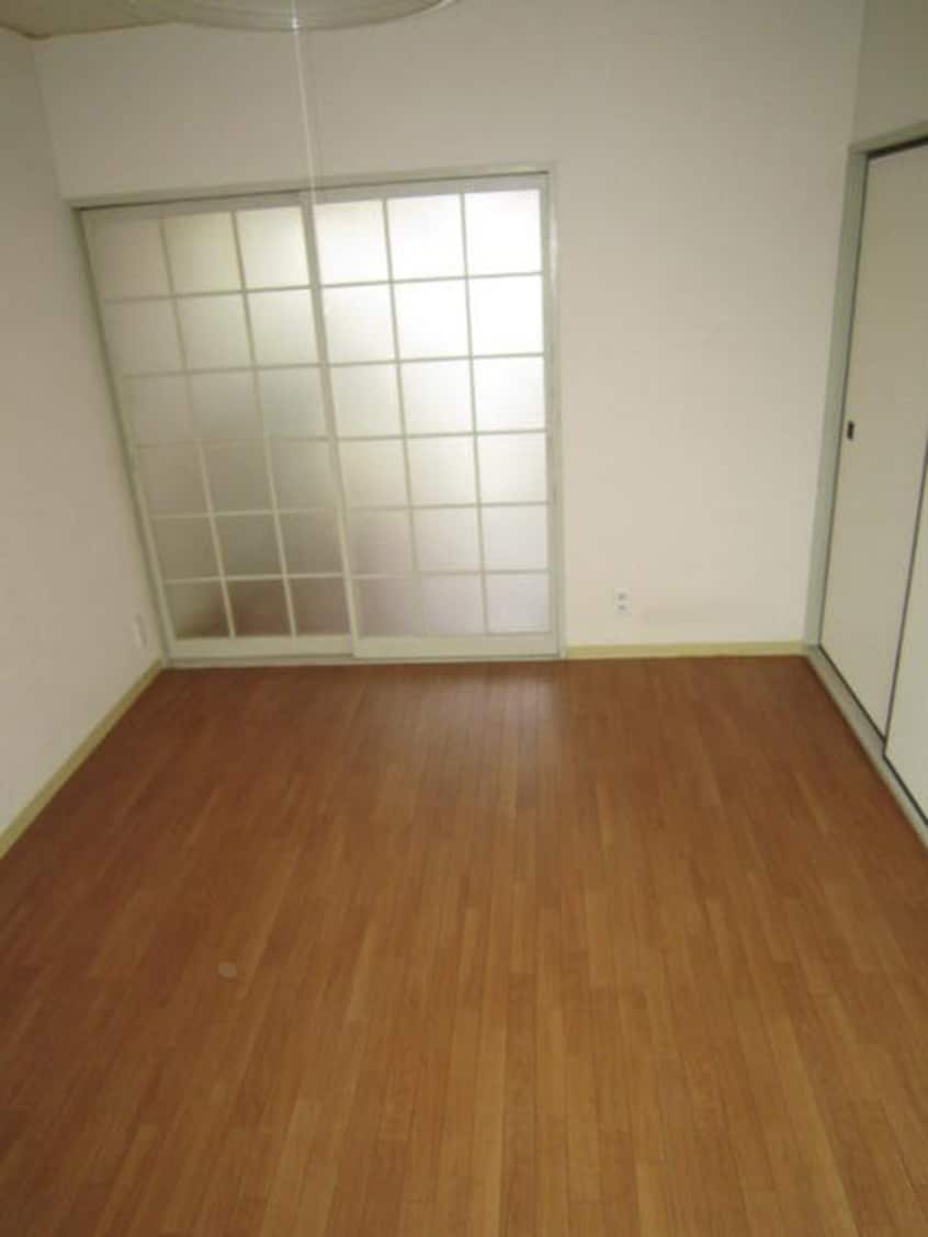 居室 カ－サコニシ