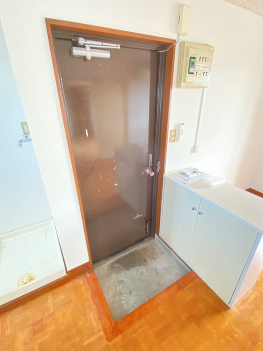 玄関 ちば家ビル