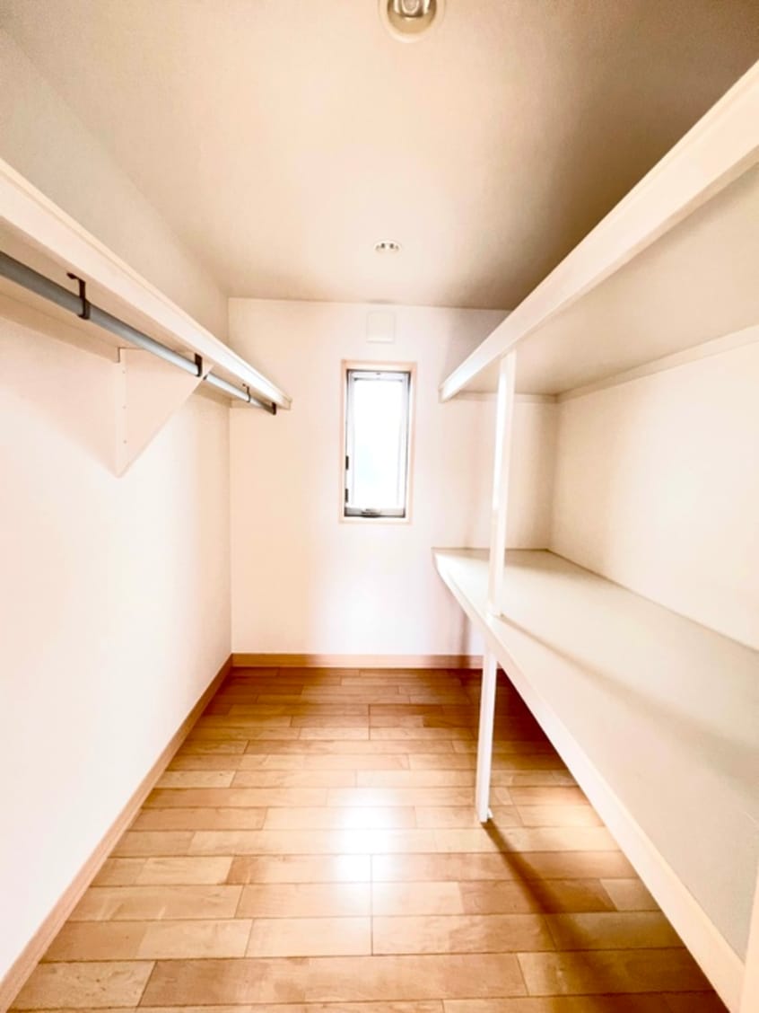 収納 梶原口戸建