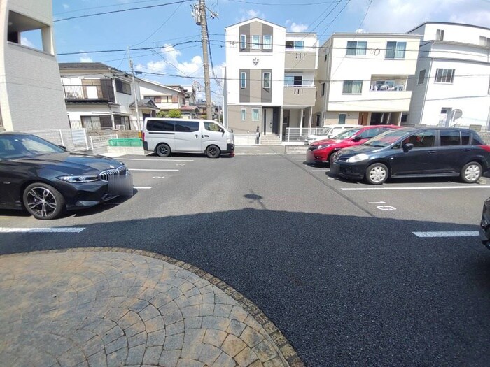 駐車場 ＧＲＡＮＤ　ＣＨＡＲＩＯＴ