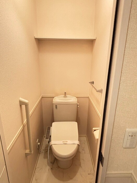 トイレ ＧＲＡＮＤ　ＣＨＡＲＩＯＴ