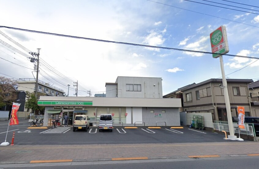 ローソンストア100　福生本町店(コンビニ)まで658m GARAGE－２１６９