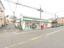 ファミリーマート　横浜釜台町店(コンビニ)まで300m Hazawa Park Front