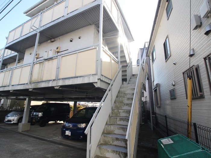 エントランス部分 レモンハウス多摩川