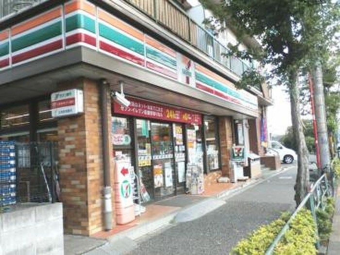 セブンイレブン柳沢店(コンビニ)まで650m Ｔｏｗｎ　ｃｏａｔ柳沢