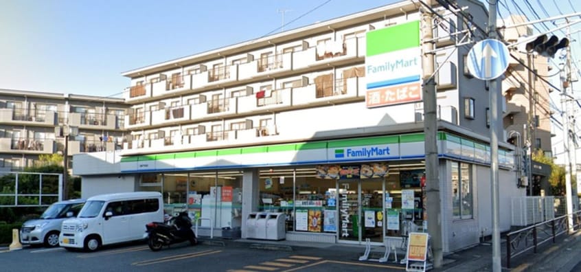 ファミリーマート川崎下作延店(コンビニ)まで130m プルミエ－ル梶ヶ谷