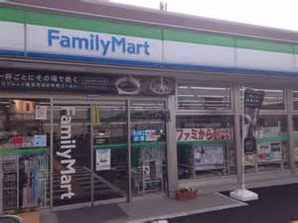 ファミリーマート雨宮音楽通り店(コンビニ)まで260m オクトメゾン桜木町