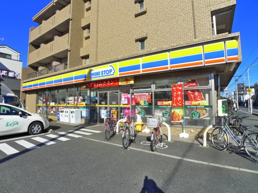 ミニストップ(コンビニ)まで83m ﾚｸｻｽ行徳