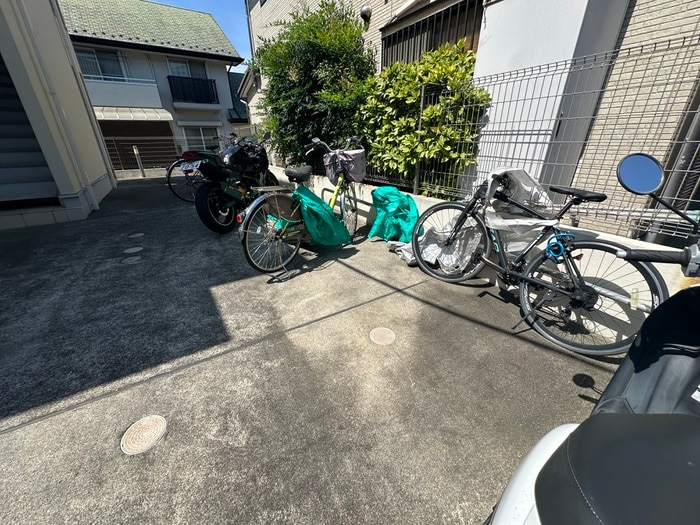 駐輪場 シャムロック高幡B棟