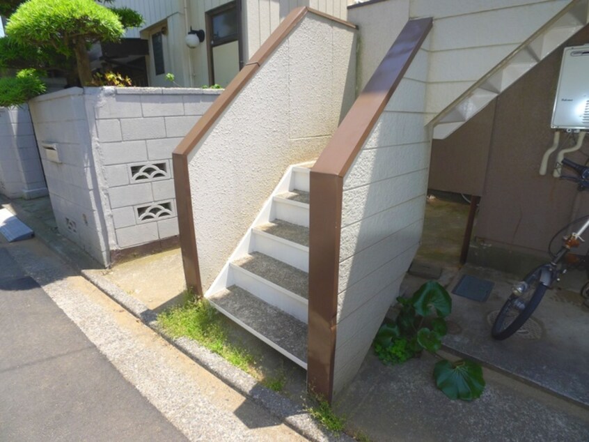 エントランス部分 シャルムハイツ