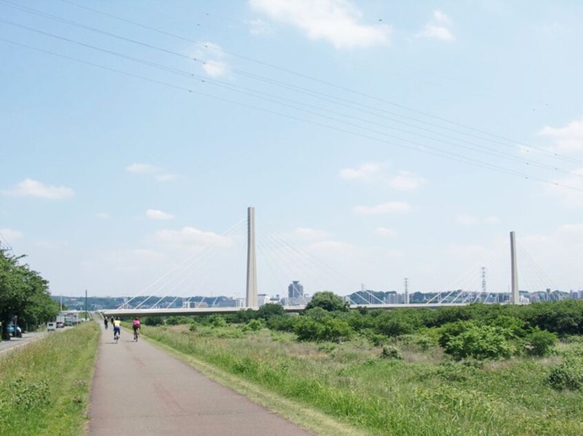 多摩川緑地(公園)まで700m D.1中河原