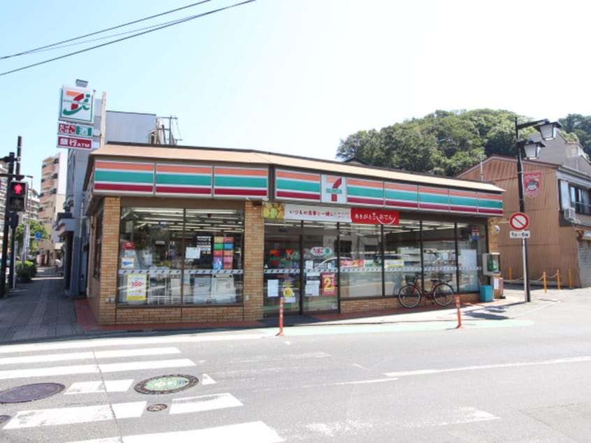 セブンイレブン(コンビニ)まで610m れんげ荘