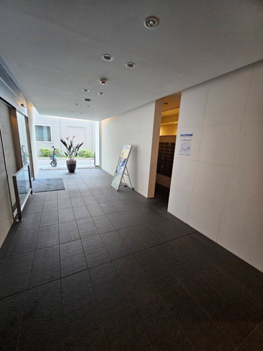 エントランス部分 レジディア笹塚Ⅱ