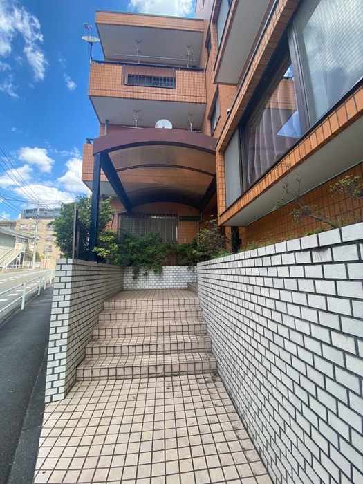 エントランス部分 マウンテンハイツ永山