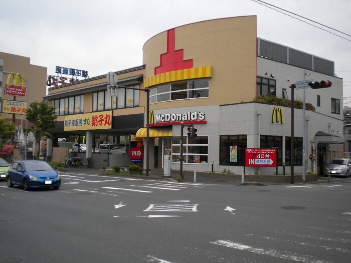 マクドナルド 港北ニュータウン中川店(ファストフード)まで771m アイリスコ－ト七右衛門