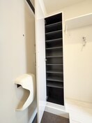 靴箱 ANNEX