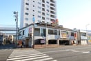 安楽亭生麦店(その他飲食（ファミレスなど）)まで256m ライオンズマンション生麦(705)
