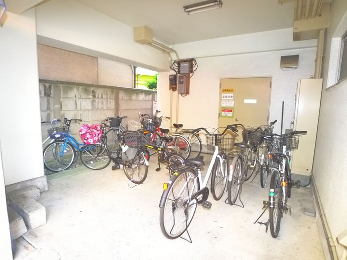 駐輪場 森屋ビル