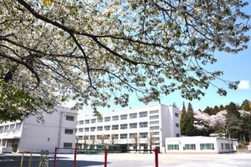 岡津小学校(小学校)まで350m ＣＲＣマンション第２