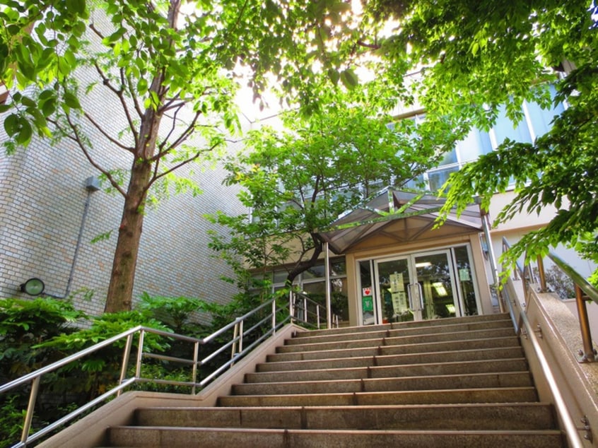 高円寺図書館(図書館)まで40m 八景舎高円寺南Ｂ