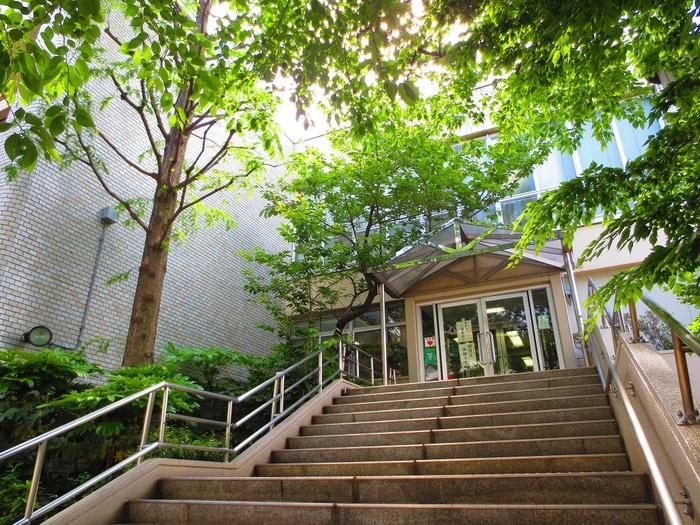 高円寺図書館(図書館)まで40m 八景舎高円寺南Ｂ