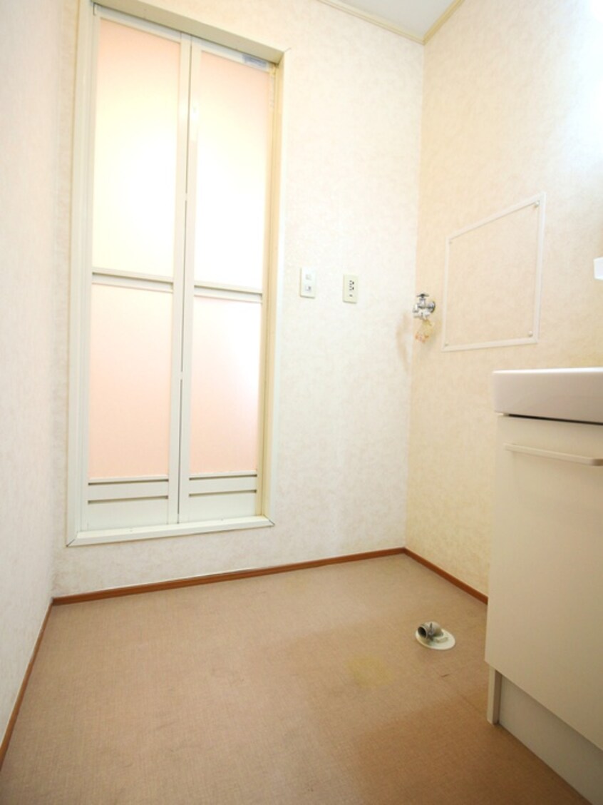 洗濯機置場 アルストロメリアⅡ