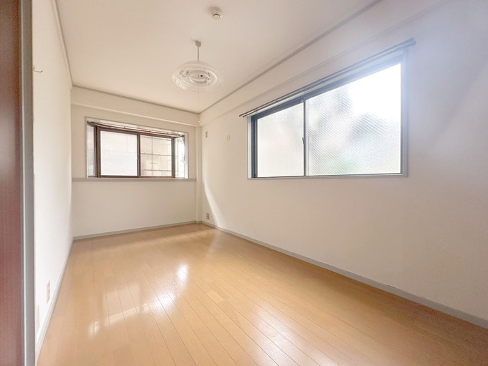 居室 コ－ポリバ－スト－ン