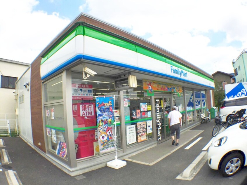ファミリーマート(コンビニ)まで650m ロ－ズタウン小山