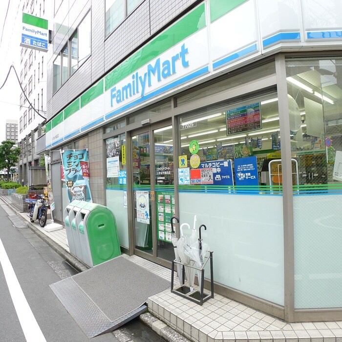 ファミリーマート　いずみや高田店(コンビニ)まで126m レジディア目白Ⅱ