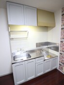 キッチン リバ－サイド西城